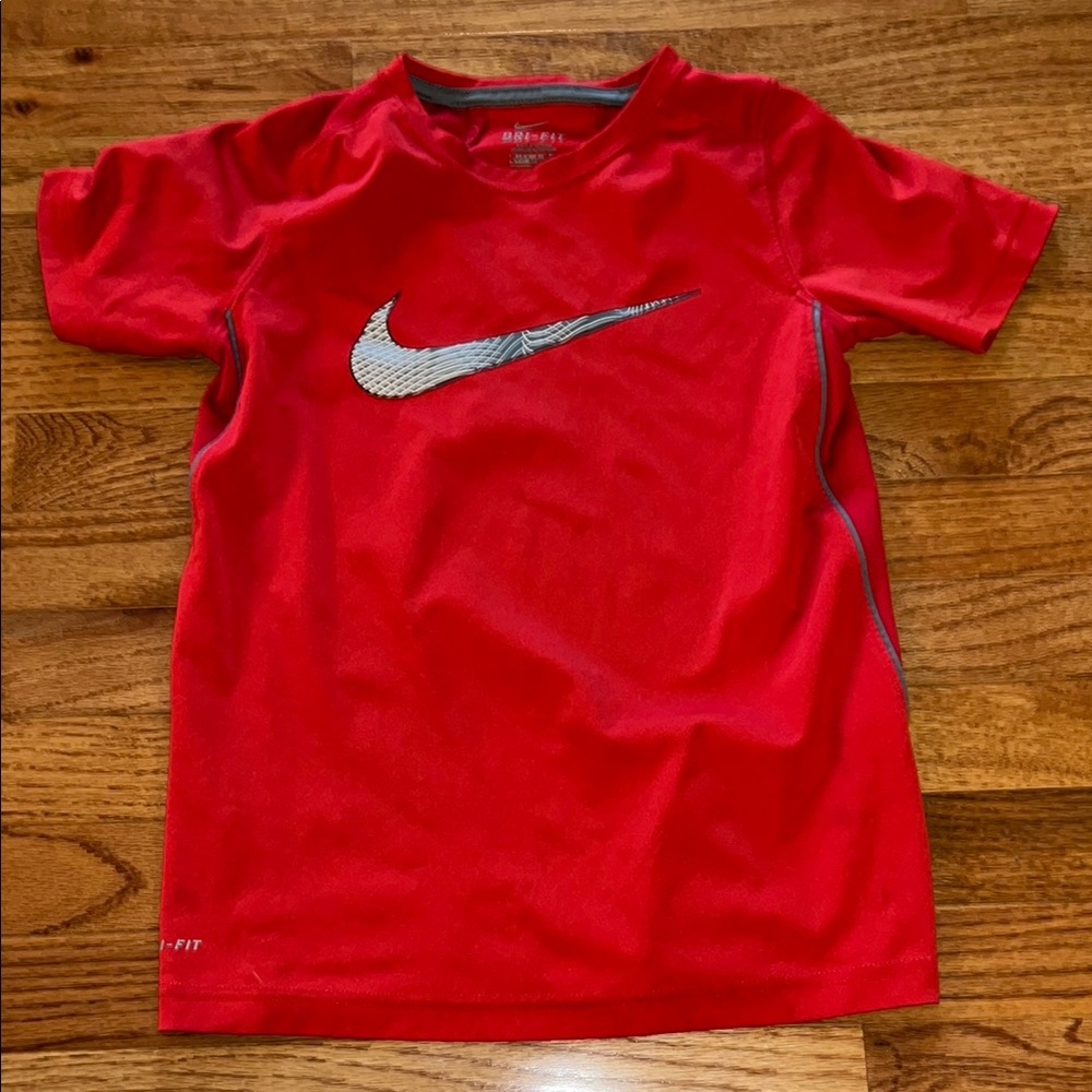 Nike Red Short Sleeve Tee with Iconic Swoosh
